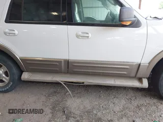 2004 Ford Expedition Eddie Bauer z VIN 1FMPU17L04LA73555, wystawiony jako IAAI lot #42582202 z przebiegiem Nie podano mil oraz . Historia ofert i sprzedaży dostępna na DreamBid. Obrazek 12.
