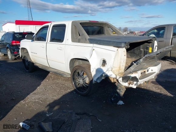 2008 Chevrolet Avalanche LT w/2LT with VIN 3GNEC12028G274590, listed as a IAAI auction lot 41254172 with 350,385 mi miles. Bid and sale history available at carsss.com. Image 3.