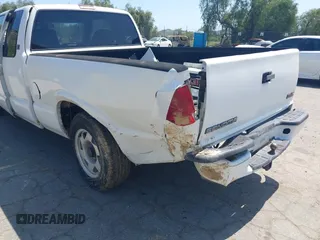 2000 GMC Sonoma SLS with VIN 1GTCS19W3Y8198980, listed as a IAAI auction lot 41929335 with 272,989 mi miles and . Bid and sale history available at DreamBid. Image 14.