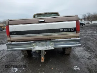 1993 Ford F-250 with VIN 1FTHX26M7PKA39302, listed as a Copart auction lot 43181105 with 274,377 mi miles and Salvage Title. Bid and sale history available at carsss.com. Image 6.