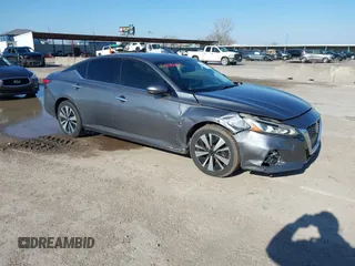 2019 Nissan Altima 2.5 SV with VIN 1N4BL4DV4KC105452, listed as a IAAI auction lot 41406164 with 99,658 mi miles. Bid and sale history available at carsss.com. Image 1.