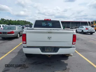2018 Ram 1500 Express z VIN 3C6RR6KG5JG194863, wystawiony jako IAAI lot #42133048 z przebiegiem 151 614 mil mil oraz . Historia ofert i sprzedaży dostępna na DreamBid. Obrazek 16.