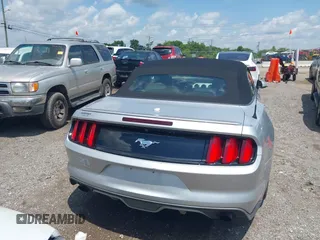 2017 Ford Mustang EcoBoost Premium z VIN 1FATP8UH6H5279739, wystawiony jako IAAI lot #42647755 z przebiegiem 91 724 mil mil oraz . Historia ofert i sprzedaży dostępna na DreamBid. Obrazek 16.