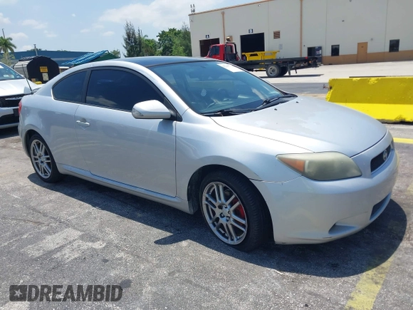 2005 Scion tC z VIN JTKDE177450051416, wystawiony jako IAAI lot #42290929 z przebiegiem 161 452 mil mil oraz . Historia ofert i sprzedaży dostępna na DreamBid. Obrazek 1.