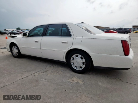 2004 Cadillac DeVille z VIN 1G6KD54Y04U111840, wystawiony jako Copart lot #56712195 z przebiegiem 60 378 mil mil oraz Szkody całkowita. Historia ofert i sprzedaży dostępna na DreamBid. Obrazek 2.