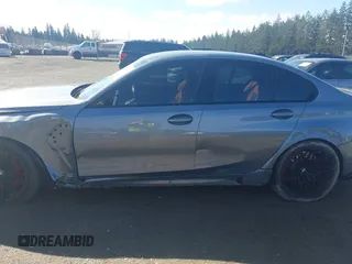 2023 BMW M3 Competition z VIN WBS33AY05PFR45136, wystawiony jako IAAI lot #41884851 z przebiegiem 6274 mil mil oraz . Historia ofert i sprzedaży dostępna na DreamBid. Obrazek 13.