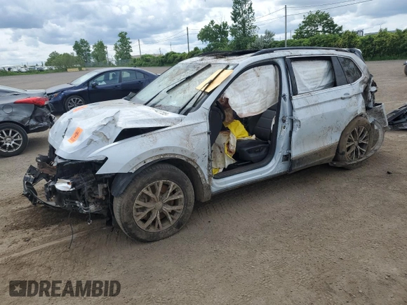2018 Volkswagen Tiguan SEL z VIN 3VV2B7AXXJM139608, wystawiony jako Copart lot #59742705 z przebiegiem Nie podano mil oraz Szkoda całkowita • Salvage title. Historia ofert i sprzedaży dostępna na DreamBid. Obrazek 1.