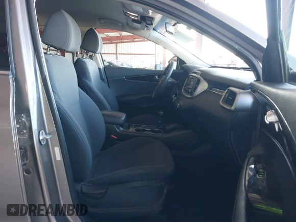 2018 Kia Sorento LX with VIN 5XYPG4A39JG417378, listed as a IAAI auction lot 41671284 with 216,876 mi miles. Bid and sale history available at carsss.com. Image 5.