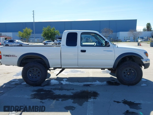 2003 Toyota Tacoma PreRunner with VIN 5TESN92N33Z185270, listed as a IAAI auction lot 41653969 with 357,016 mi miles. Bid and sale history available at carsss.com. Image 14.