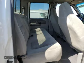 2001 Ford F-350 XL z VIN 1FTWW32F01ED08768, wystawiony jako Copart lot #62873634 z przebiegiem 317 184 mil mil oraz Szkoda całkowita • Salvage title. Historia ofert i sprzedaży dostępna na DreamBid. Obrazek 10.