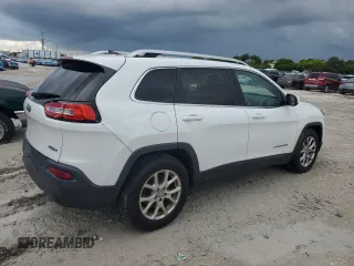 2016 Jeep Cherokee Latitude with VIN 1C4PJLCS9GW137505, listed as a Copart auction lot 62569105 with 135,101 mi miles and Clean title. Bid and sale history available at DreamBid. Image 3.