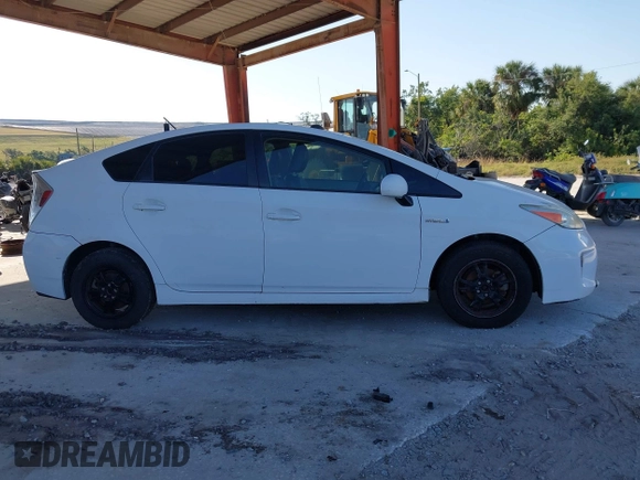 2014 Toyota Prius Four with VIN JTDKN3DU7E0376226, listed as a IAAI auction lot 42066143 with Not Provided miles. Bid and sale history available at carsss.com. Image 12.