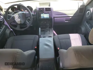 2011 Dodge Nitro Heat z VIN 1D4PT4GK0BW589252, wystawiony jako Copart lot #56869875 z przebiegiem 136 306 mil mil oraz Szkoda całkowita • Salvage title. Historia ofert i sprzedaży dostępna na DreamBid. Obrazek 8.