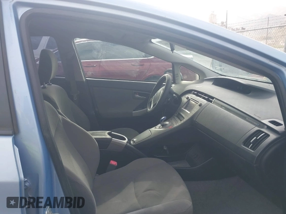 2013 Toyota Prius z VIN JTDKN3DP2D3046775, wystawiony jako IAAI lot #41723012 z przebiegiem 234 306 mil mil oraz . Historia ofert i sprzedaży dostępna na DreamBid. Obrazek 5.