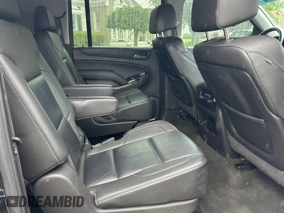 2015 Chevrolet Suburban LT z VIN 1GNSKJKC9FR696000, wystawiony jako Copart lot #59152535 z przebiegiem 146 457 mil mil oraz Czysty tytuł • Clean title. Historia ofert i sprzedaży dostępna na DreamBid. Obrazek 6.