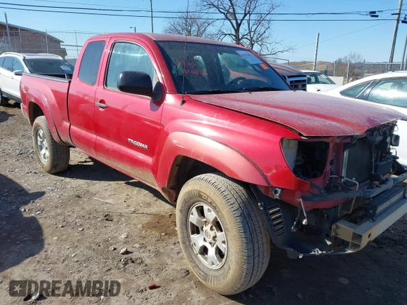 2011 Toyota Tacoma with VIN 5TFUU4EN9BX009422, listed as a IAAI auction lot 41394829 with 302,264 mi miles. Bid and sale history available at carsss.com. Image 1.