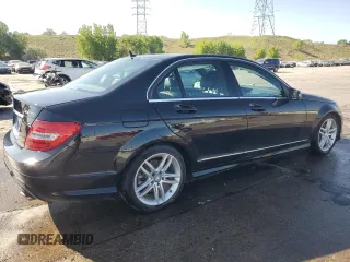 2013 Mercedes-Benz C 300 Sport z VIN WDDGF8AB7DR245588, wystawiony jako Copart lot #58091295 z przebiegiem 90 242 mil mil oraz Szkoda całkowita • Salvage title. Historia ofert i sprzedaży dostępna na DreamBid. Obrazek 3.