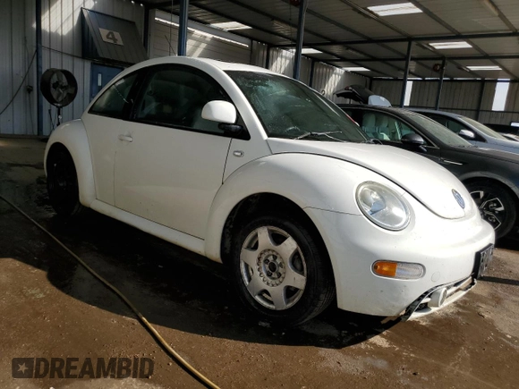 2000 Volkswagen Beetle GLS с VIN 3VWCD21C5YM472500, выставлен на аукционе Copart как лот 69537124 с пробегом 112 681 миль миль и Чистый • Clean title. История ставок и продаж доступна на DreamBid. Изображение 4.