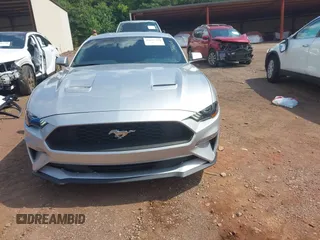 2018 Ford Mustang EcoBoost z VIN 1FA6P8TH6J5174509, wystawiony jako IAAI lot #42627744 z przebiegiem 83 093 mil mil oraz . Historia ofert i sprzedaży dostępna na DreamBid. Obrazek 12.