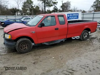 2003 Ford F-150 XL with VIN 1FTRX17W43NB33905, listed as a Copart auction lot 44441035 with 185,898 mi miles and Salvage Title. Bid and sale history available at carsss.com. Image 1.