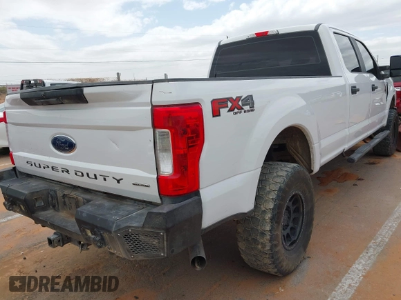 2017 Ford Super Duty F-250 SRW Lariat with VIN 1FT7W2B64HEB28332, listed as a IAAI auction lot 41956230 with 272,380 mi miles. Bid and sale history available at carsss.com. Image 4.