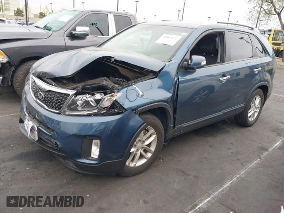 2014 Kia Sorento LX with VIN 5XYKT3A66EG440701, listed as a IAAI auction lot 42067372 with 40,559 mi miles and . Bid and sale history available at DreamBid. Image 2.