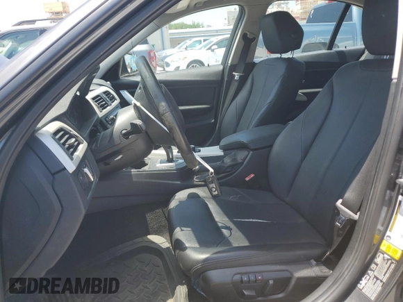 2013 BMW 3 Series 320i xDrive с VIN WBA3C3C53DF980210, выставлен на аукционе Copart как лот 56383714 с пробегом 115 824 миль миль и Списание • Salvage title. История ставок и продаж доступна на DreamBid. Изображение 7.