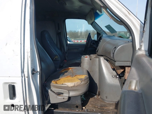 2005 Ford Econoline Cargo with VIN 1FTNE24LX5HA61971, listed as a IAAI auction lot 41748726 with Not Provided miles. Bid and sale history available at carsss.com. Image 5.