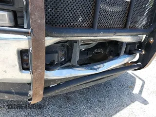 2019 Ford F-250 XL z VIN 1FT7W2B66KEC90809, wystawiony jako IAAI lot #42845140 z przebiegiem 204 526 mil mil oraz . Historia ofert i sprzedaży dostępna na DreamBid. Obrazek 4.