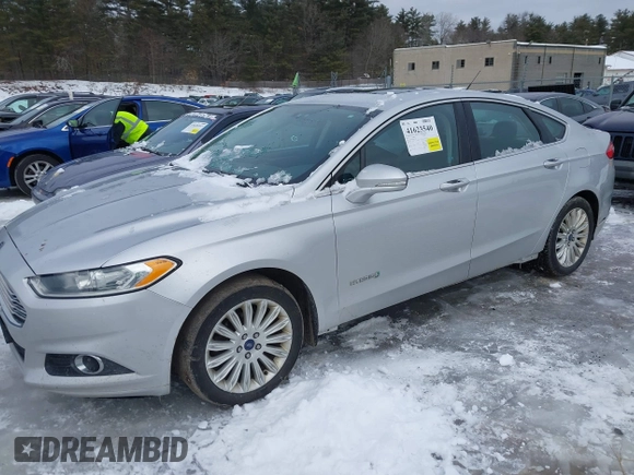 2014 Ford Fusion SE Hybrid with VIN 3FA6P0LUXER172442, listed as a IAAI auction lot 41623540 with 195,843 mi miles. Bid and sale history available at carsss.com. Image 17.