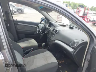2011 Chevrolet Aveo 2LT z VIN KL1TG6DE7BB172574, wystawiony jako IAAI lot #42136995 z przebiegiem 167 649 mil mil oraz . Historia ofert i sprzedaży dostępna na DreamBid. Obrazek 5.
