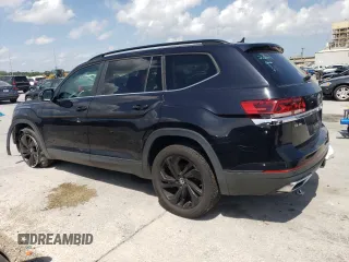 2021 Volkswagen Atlas SE with VIN 1V2WR2CA2MC575199, listed as a Copart auction lot 54933665 with 101,709 mi miles and Salvage title. Bid and sale history available at DreamBid. Image 2.