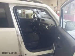 2018 Jeep Renegade Latitude with VIN ZACCJBBB2JPH23798, listed as a IAAI auction lot 41137881 with NaN miles. Bid and sale history available at carsss.com. Image 5.