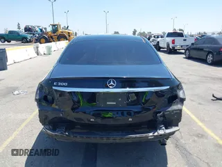 2017 Mercedes-Benz E 300 Luxury z VIN WDDZF4JB6HA116506, wystawiony jako IAAI lot #42316399 z przebiegiem 61 135 mil mil oraz . Historia ofert i sprzedaży dostępna na DreamBid. Obrazek 17.