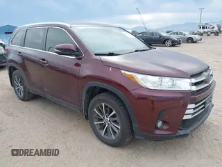 2019 Toyota Highlander SE z VIN 5TDJZRFH0KS976582, wystawiony jako IAAI lot #42555266 z przebiegiem 111 718 mil mil oraz . Historia ofert i sprzedaży dostępna na DreamBid. Obrazek 1.