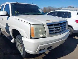 2005 Cadillac Escalade z VIN 1GYEK63N45R152595, wystawiony jako IAAI lot #41823123 z przebiegiem 163 157 mil mil oraz . Historia ofert i sprzedaży dostępna na DreamBid. Obrazek 6.