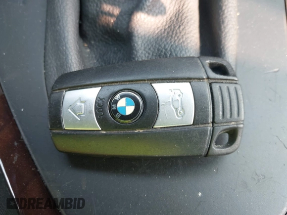 2008 BMW 3 Series 328xi с VIN WBAVC93578K042901, выставлен на аукционе IAAI как лот 42414519 с пробегом 157 959 миль миль и . История ставок и продаж доступна на DreamBid. Изображение 11.