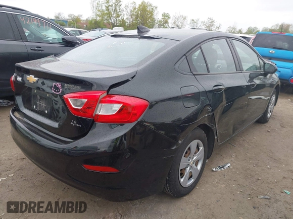 2017 Chevrolet Cruze LS z VIN 1G1BC5SM2H7223276, wystawiony jako IAAI lot #42188962 z przebiegiem 102 796 mil mil oraz . Historia ofert i sprzedaży dostępna na DreamBid. Obrazek 4.