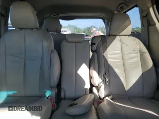2012 Toyota Sienna XLE AAS z VIN 5TDYK3DC1CS220347, wystawiony jako Copart lot #65015615 z przebiegiem 168 629 mil mil oraz Szkoda całkowita • Salvage title. Historia ofert i sprzedaży dostępna na DreamBid. Obrazek 10.