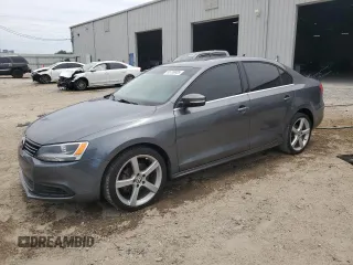 2013 Volkswagen Jetta SE with VIN 3VWDX7AJ7DM426295, listed as a Copart auction lot 55739005 with 212,804 mi miles and Salvage title. Bid and sale history available at DreamBid. Image 1.