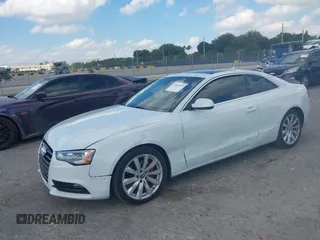 2013 Audi A5 Premium Plus z VIN WAULFAFR1DA056761, wystawiony jako IAAI lot #41894935 z przebiegiem 102 536 mil mil oraz . Historia ofert i sprzedaży dostępna na DreamBid. Obrazek 2.