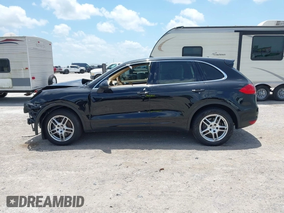 2013 Porsche Cayenne с VIN WP1AA2A23DLA13020, выставлен на аукционе IAAI как лот 42560111 с пробегом 113 984 миль миль и . История ставок и продаж доступна на DreamBid. Изображение 14.