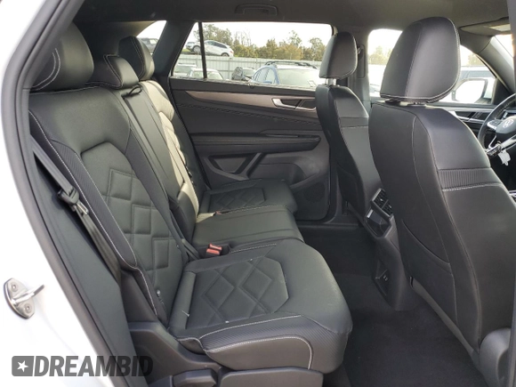 2025 Volkswagen Atlas SE with VIN 1V2WE2CA5SC201601, listed as a Copart auction lot 50102745 with 9,285 mi miles and Clean title. Bid and sale history available at DreamBid. Image 10.