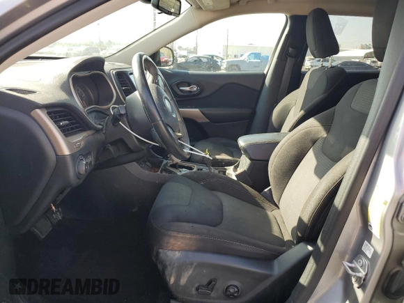2017 Jeep Cherokee Latitude with VIN 1C4PJLCB2HW619654, listed as a Copart auction lot 52135795 with 161,299 mi miles and Clean Title. Bid and sale history available at carsss.com. Image 7.