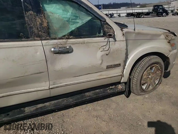2006 Ford Explorer Limited с VIN 1FMEU75896UB00855, выставлен на аукционе Copart как лот 50220535 с пробегом 137 714 миль миль и Списание • Salvage title. История ставок и продаж доступна на DreamBid. Изображение 12.