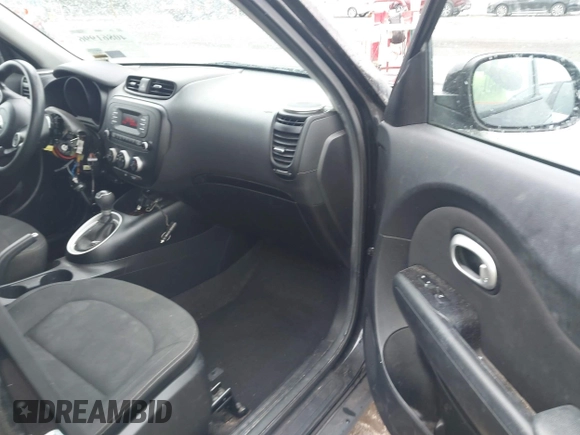 2014 Kia Soul with VIN KNDJN2A20E7721726, listed as a IAAI auction lot 40861996 with 109,091 mi miles. Bid and sale history available at carsss.com. Image 5.