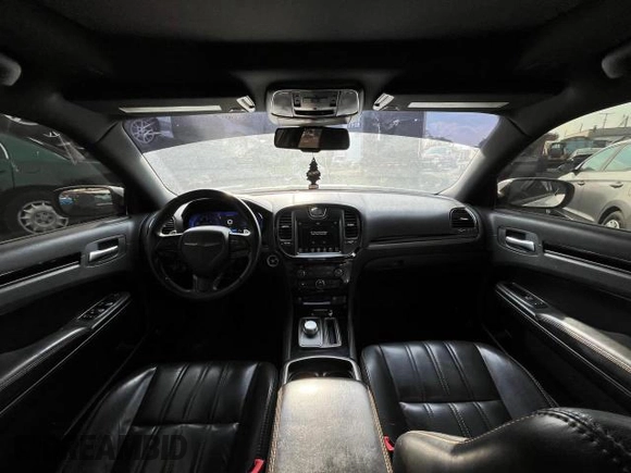 2017 Chrysler 300 S with VIN 2C3CCABG5HH669008, listed as a Copart auction lot 79385184 with 90,558 mi miles and Clean Title. Bid and sale history available at DreamBid. Image 9.
