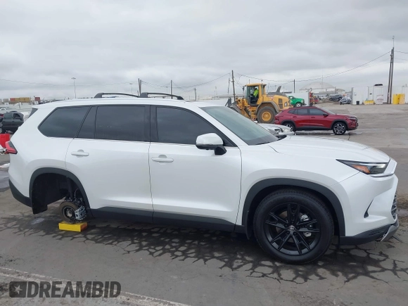 2024 Toyota Highlander XLE z VIN 5TDAAAB50RS068275, wystawiony jako IAAI lot #42437588 z przebiegiem 5 878 mil mil oraz . Historia ofert i sprzedaży dostępna na DreamBid. Obrazek 13.