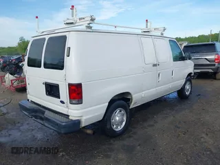 2011 Ford Econoline Cargo Commercial z VIN 1FTNE2EL6BDB35128, wystawiony jako IAAI lot #42088056 z przebiegiem 146 609 mil mil oraz . Historia ofert i sprzedaży dostępna na DreamBid. Obrazek 4.