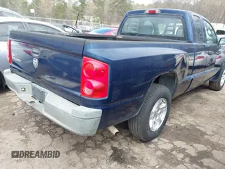 2006 Dodge Dakota ST with VIN 1D7HE22K56S620991, listed as a IAAI auction lot 41824591 with 111,310 mi miles and . Bid and sale history available at DreamBid. Image 4.